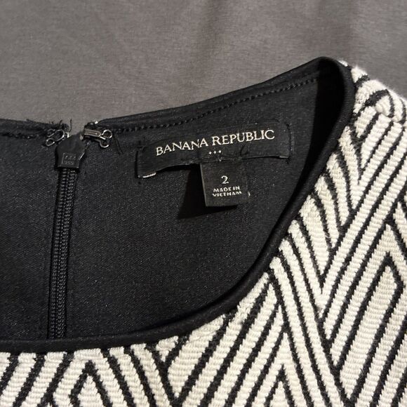 BR Banana Republic Sleeveless Cream & Black Dress Size 2 With Pockets! - Picture 2 of 9